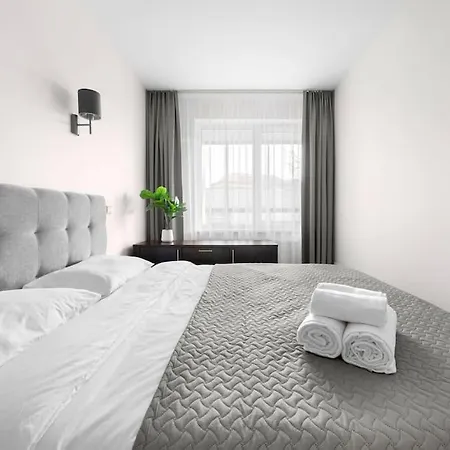 With Cozy Balcony By Urban Rent Апартаменты