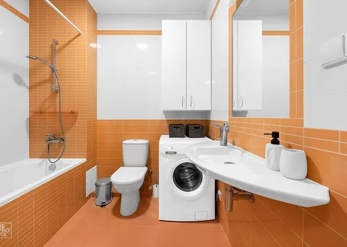 Appartamento With Cozy Balcony By Urban Rent