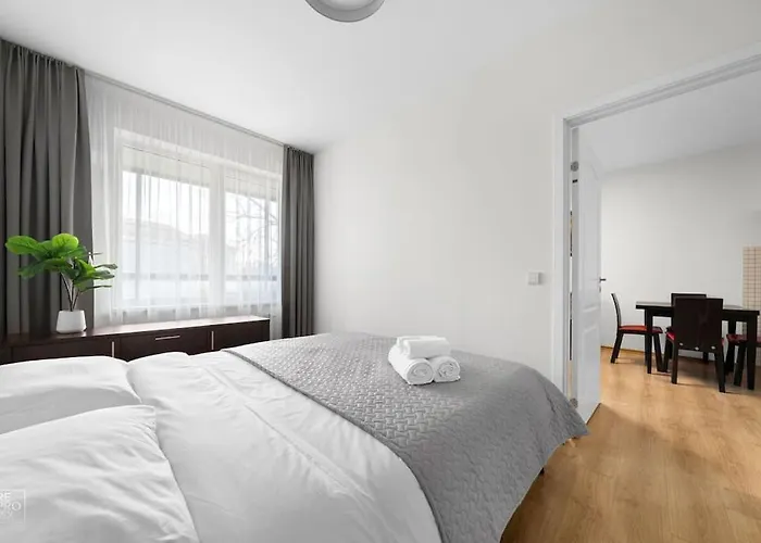 With Cozy Balcony By Urban Rent Appartamento *